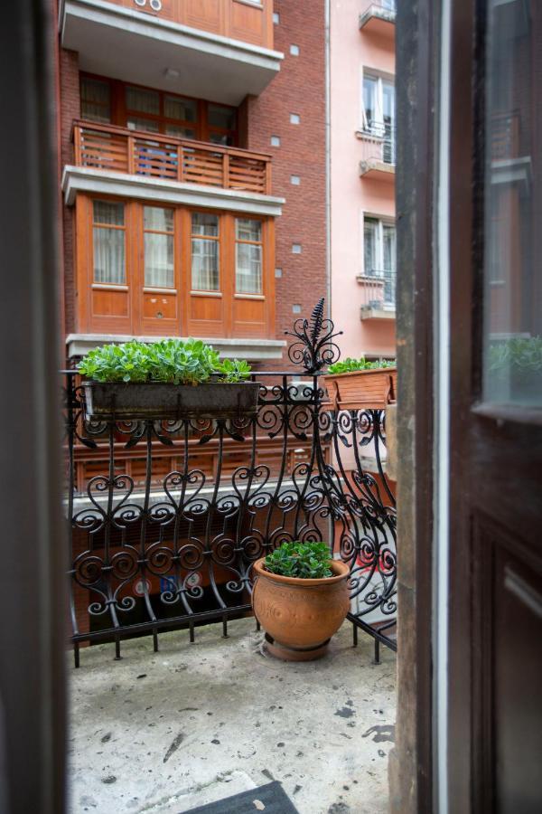 Spacious & Cozy Downtown With Balcony Apartmán Budapest