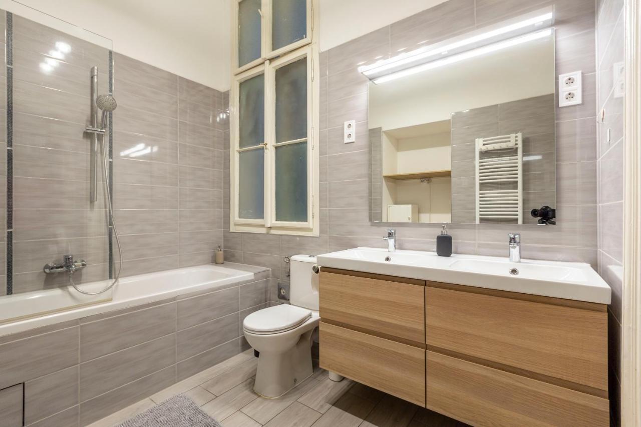 Spacious & Cozy Downtown With Balcony Apartmán Budapest